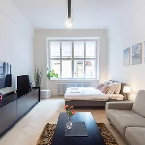  Appartamento Luxury On Old Town Square